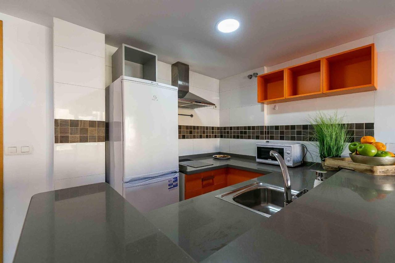 Carlos Haya Beautiful Apartment With Parking Malaga Bagian luar foto